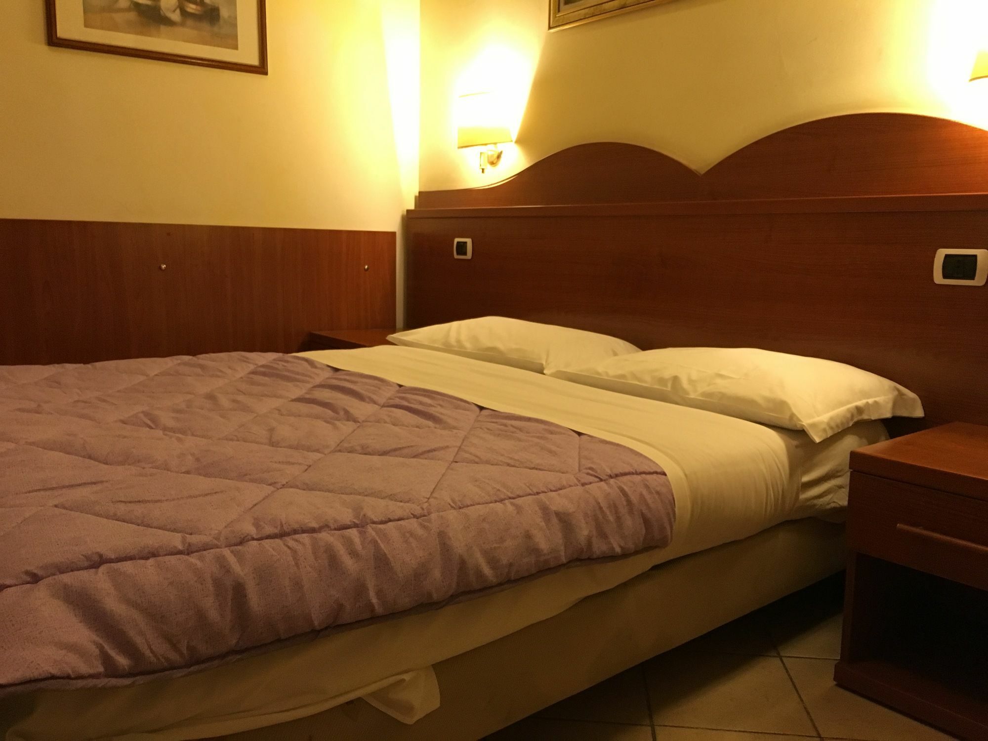 Готель Rome Terminal House Екстер'єр фото